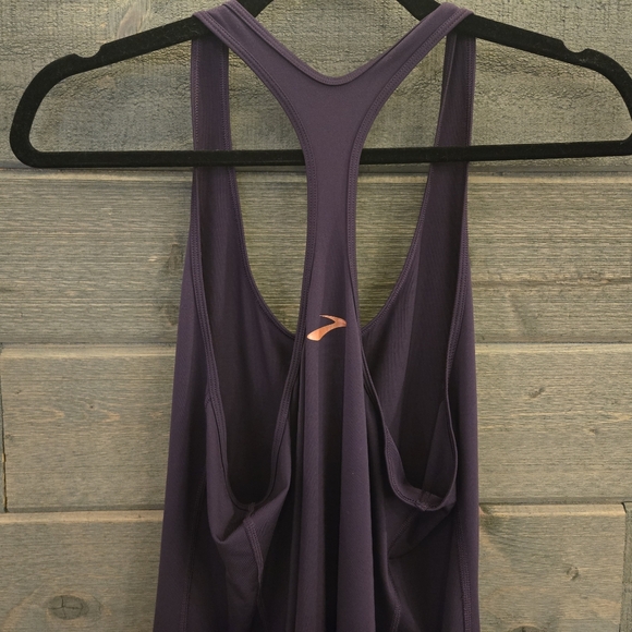 Brooks Lightweight Pick-Up Running Tank - Size Large - Deep Purple - Like New - Picture 8 of 8